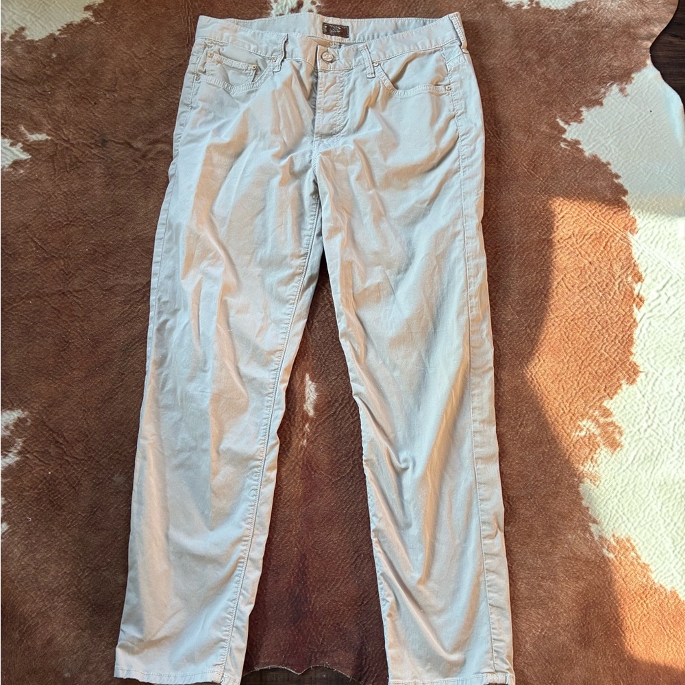 Mother Denim Khaki skinny 
size 29
Button fly 
98% cotton 2% elastane